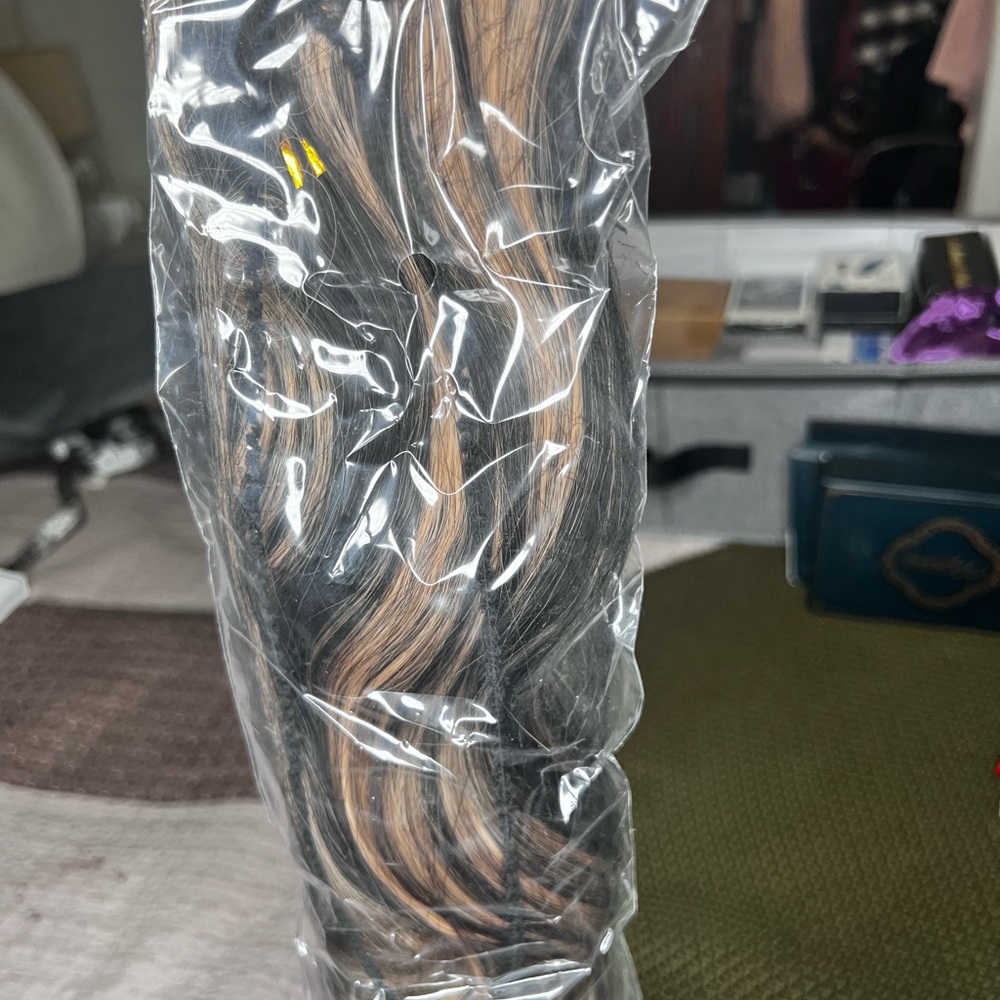 Hair extensions - Picture 9 of 9